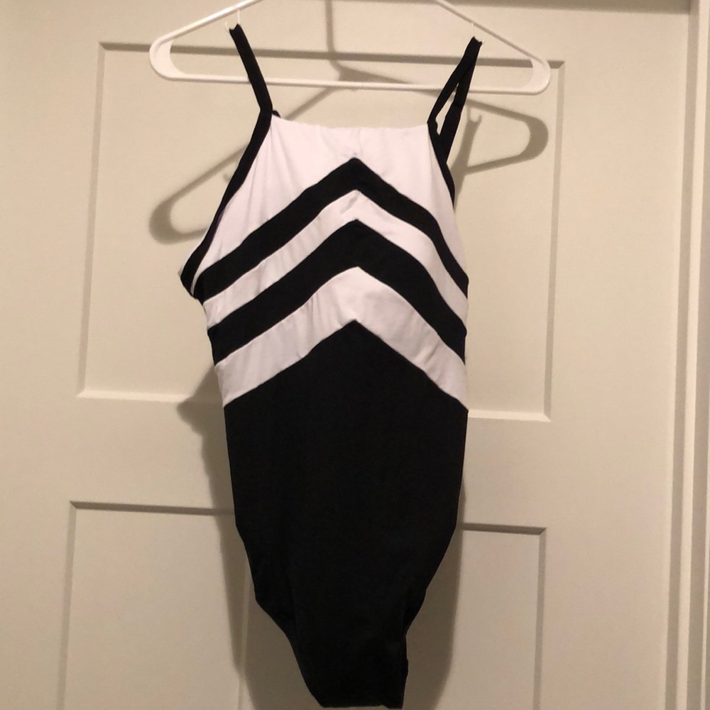 Bathing suit with tummy control